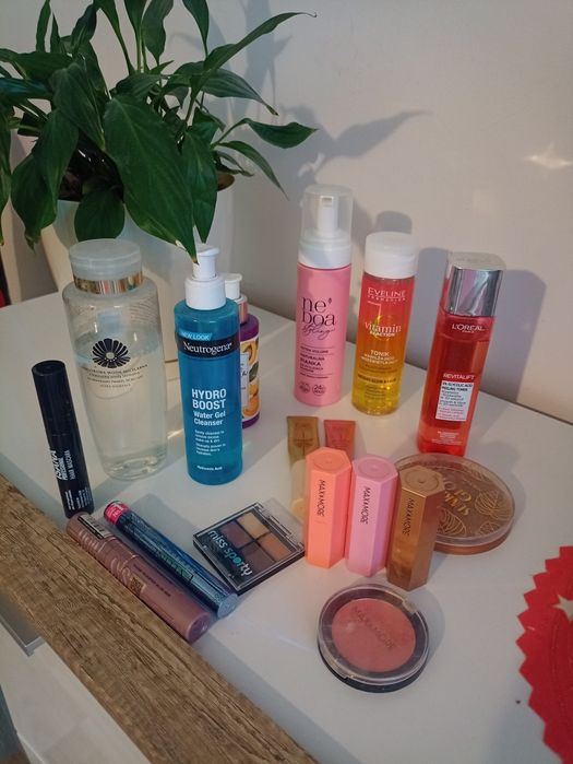 Zestaw kosmetyków używanych