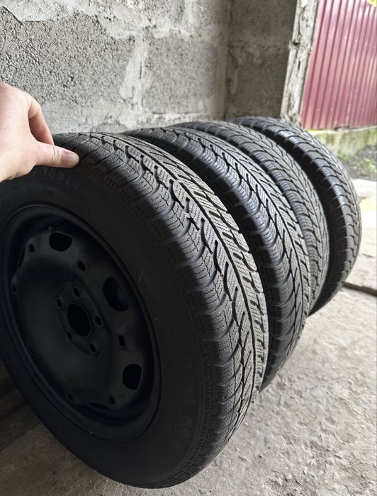 Зимові шини з дисками 5 x 100. R14 / 165 / 70 SAVA