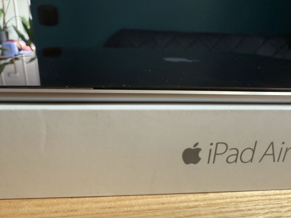Apple Ipad Air2 Wi-Fi 64gb A1566 на запчастини або ремонт