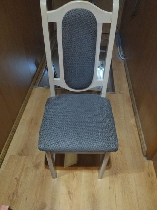 Sprzedam krzesła