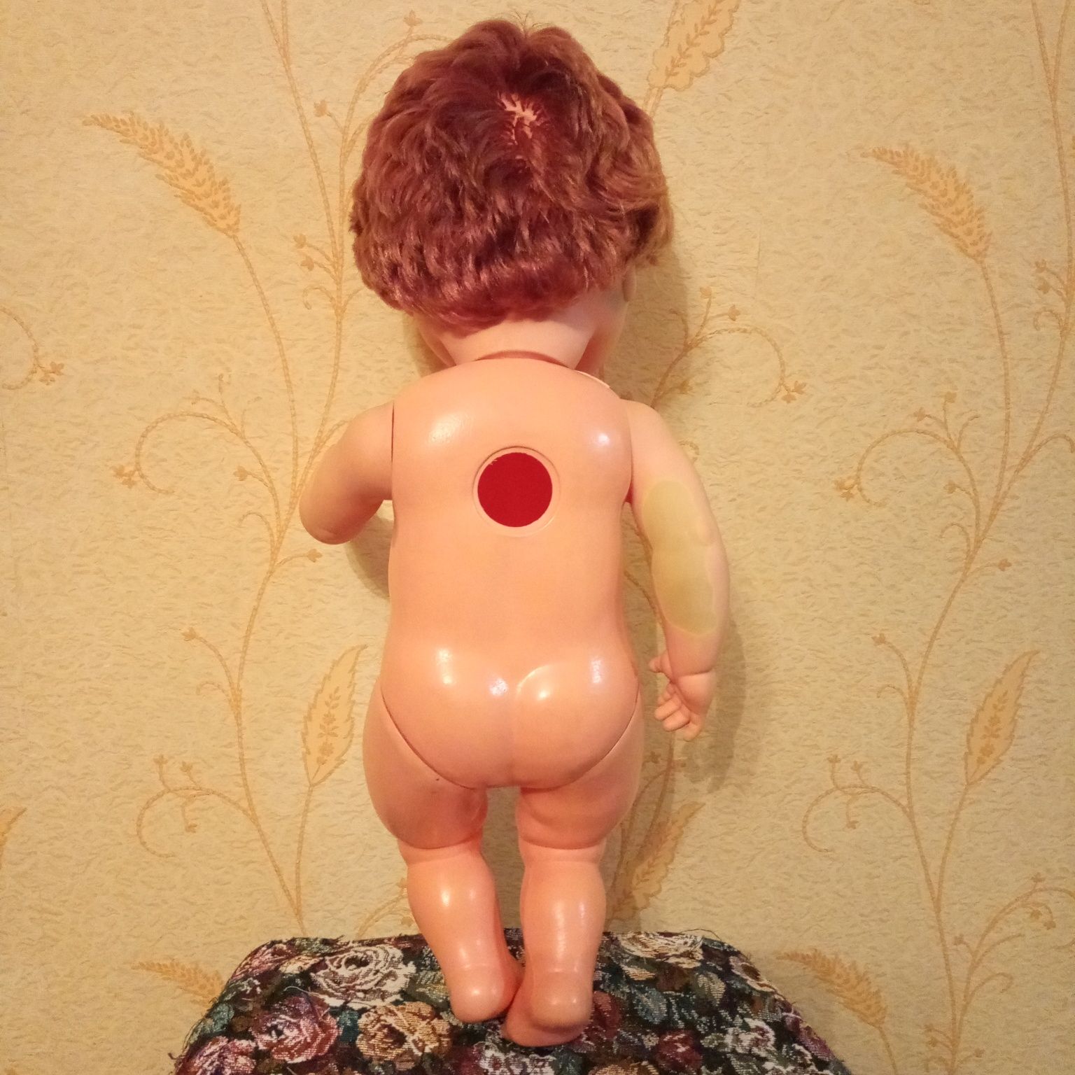 Продам большую куклу ГДР 60см с дефектами.