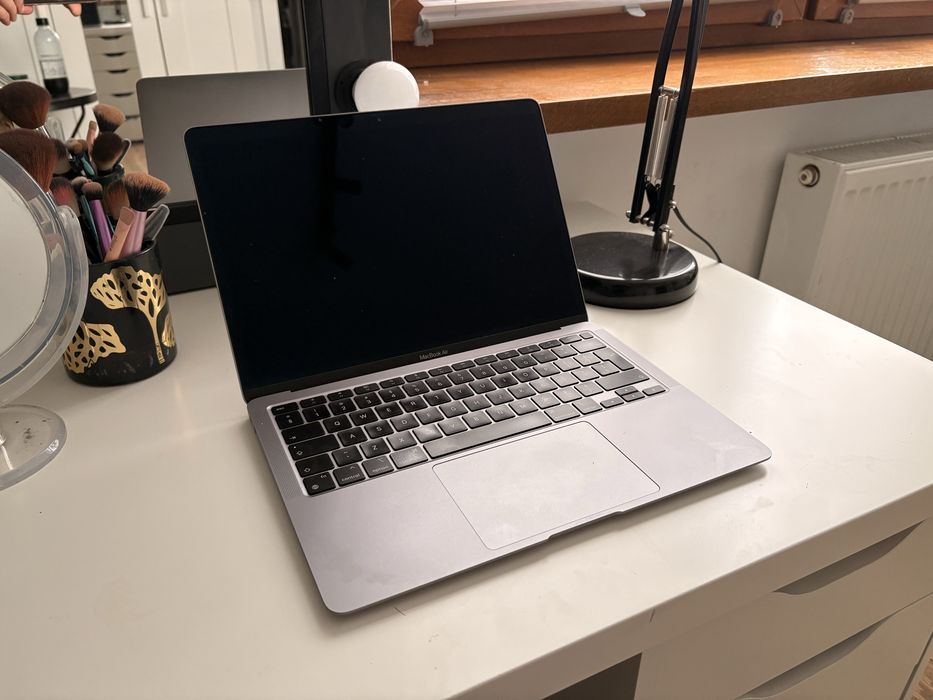Macbook Air M1 stan idealny, org pudelko. Bateria 94%