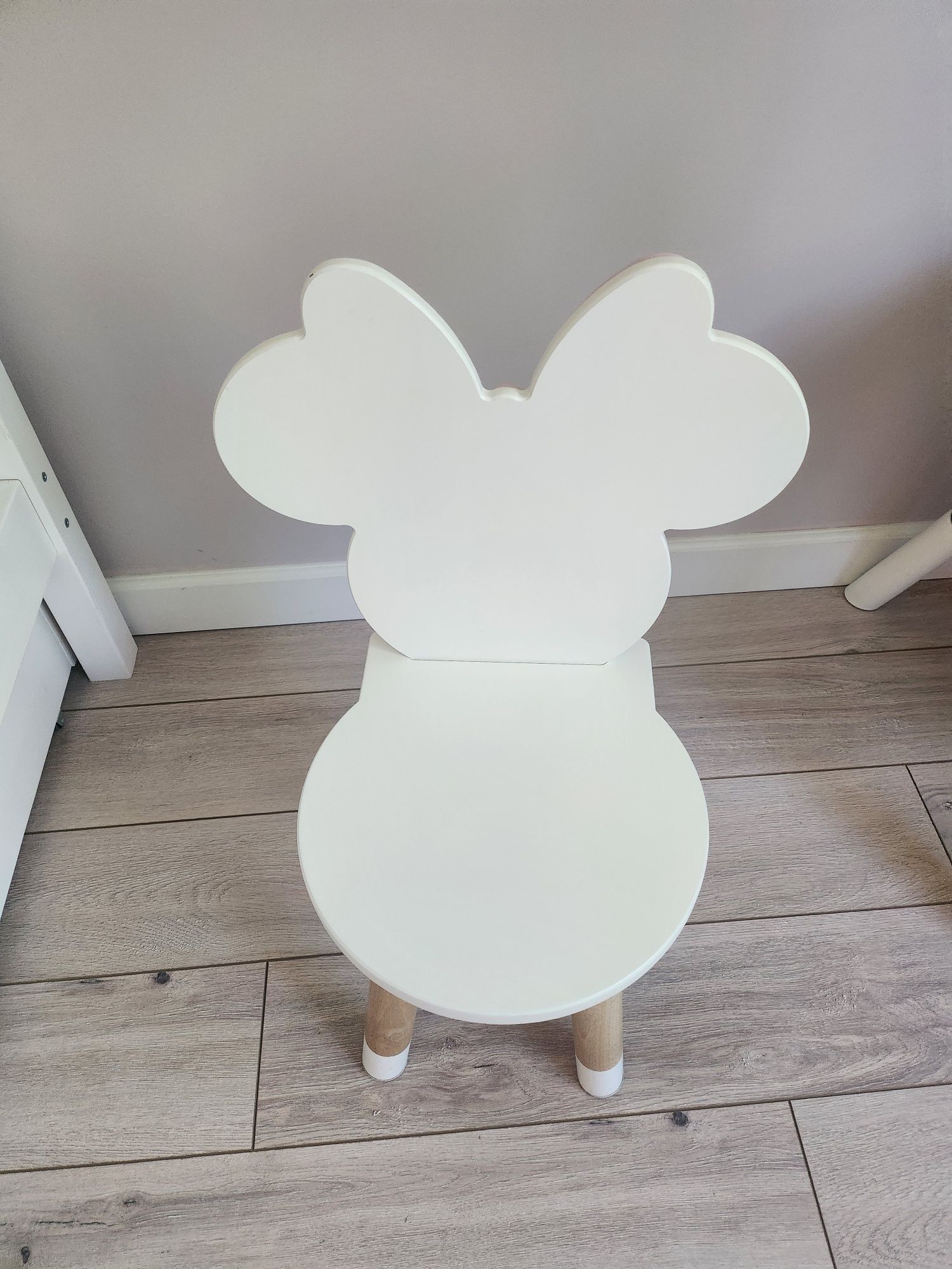 Krzeselko minnie i stoliczek chmurka