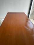Mesa de jantar em madeira