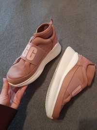 Sneakersy damskie UGG 36