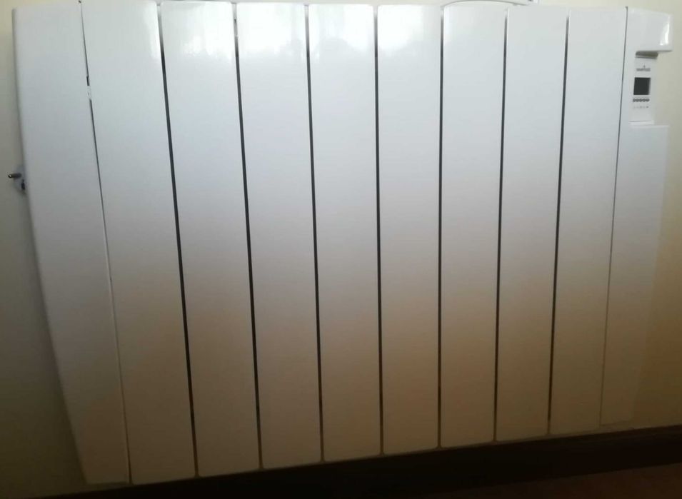 Aquecedor 1300W de parede (tenho dois disponíveis)