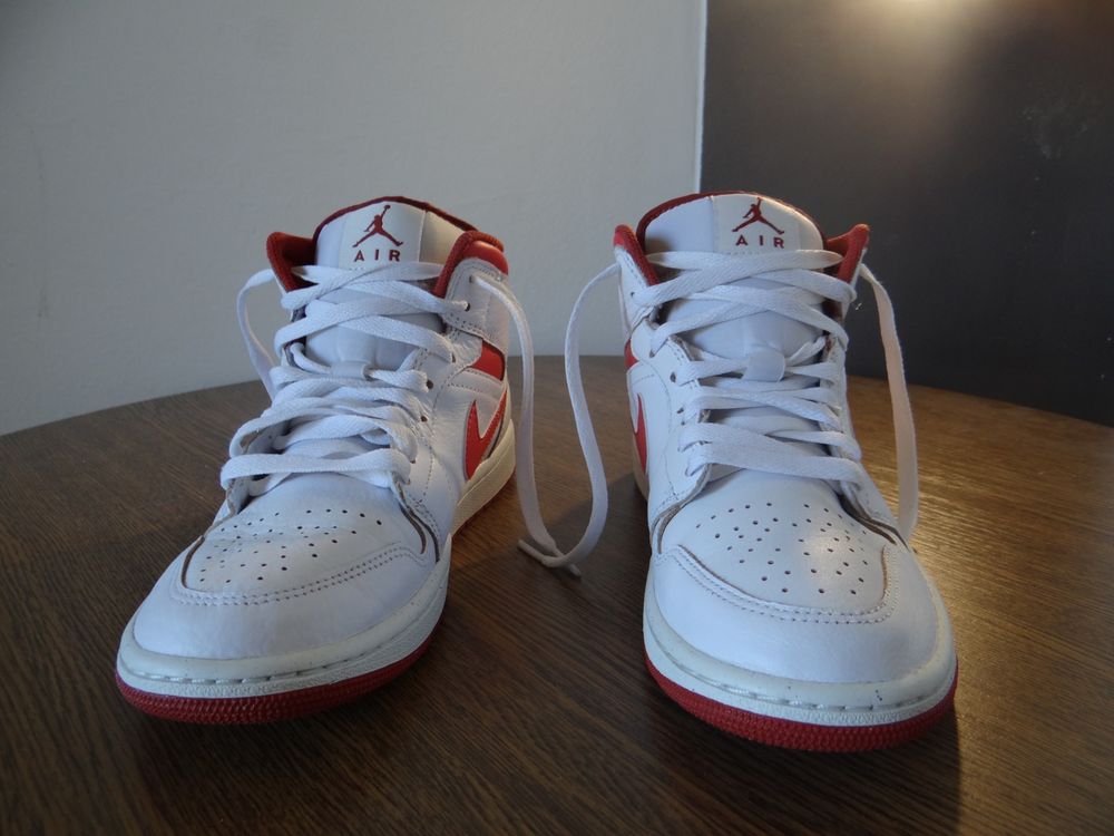Air Jordan Mid Se