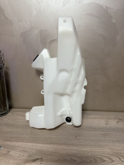 Бачок омивача Nissan Rogue Sport J11