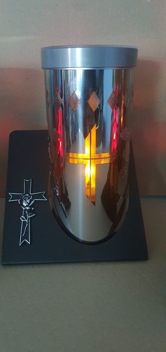 Лампадка на сонячній панелі батареї