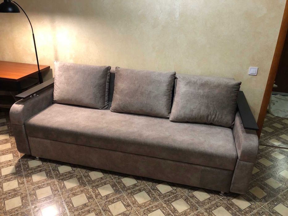 Здам 1 кімнатну квартиру центр 2-ий поверх цегляний будинок