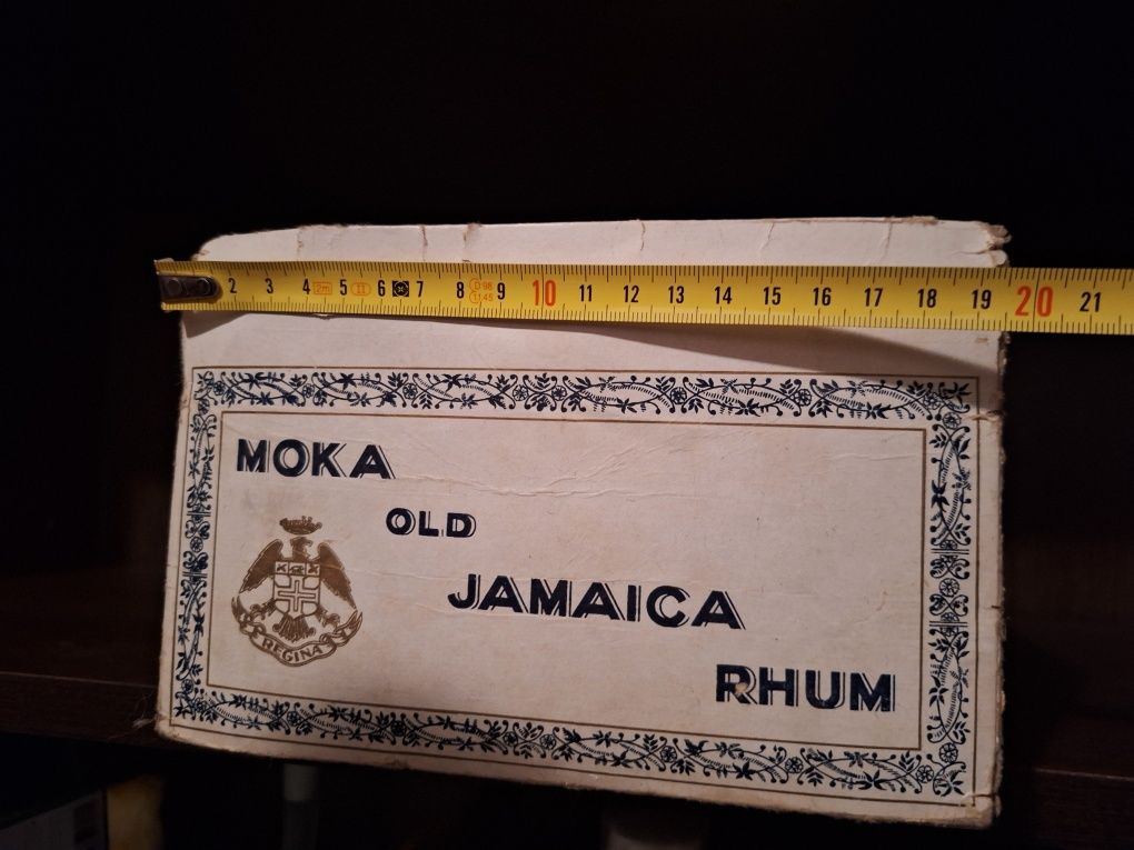 Caixa antiga de bombons de rhum Regina - publicidade antiga