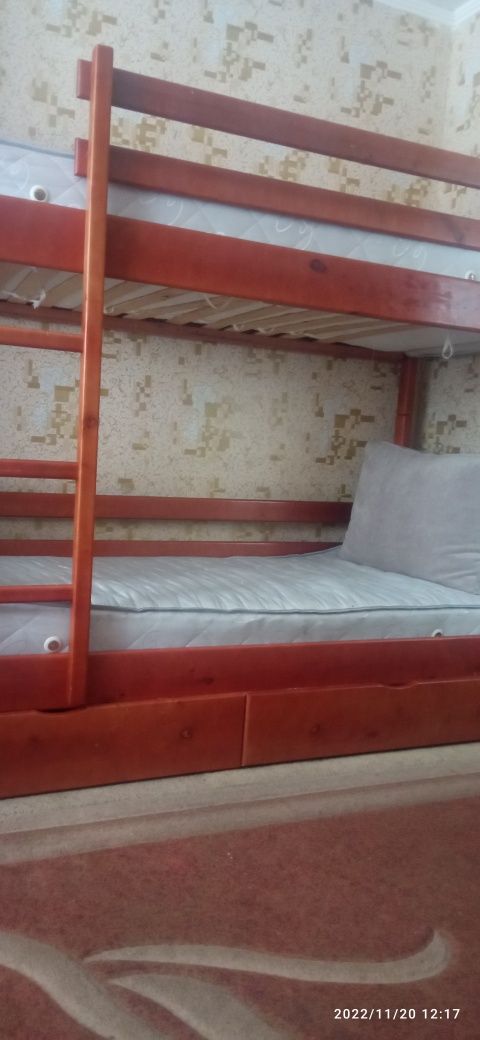 Дитяче двох поверхове ліжко,продається з матрацами