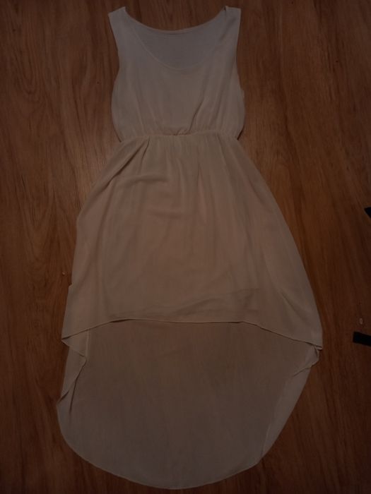 Biała letnia sukienka