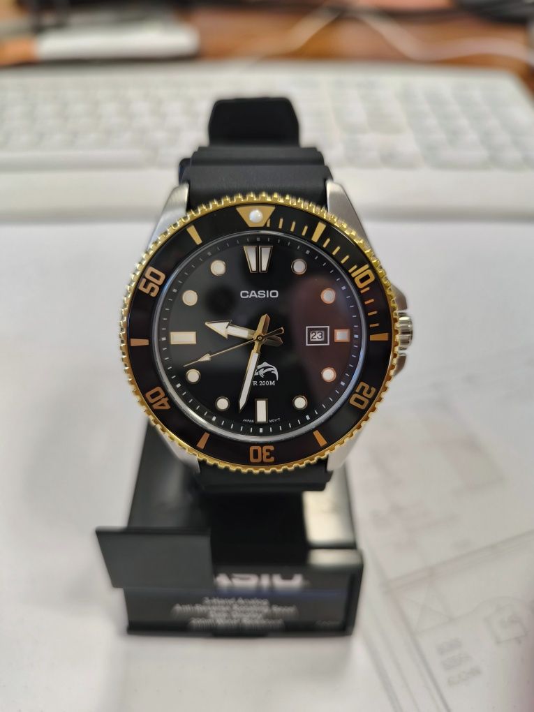 Zegarek Casio duro GOLD