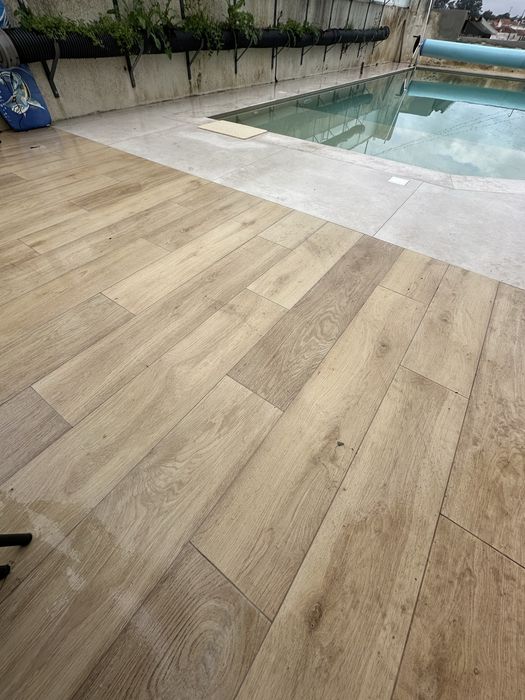 Faco trabalhos de trolha e pintura