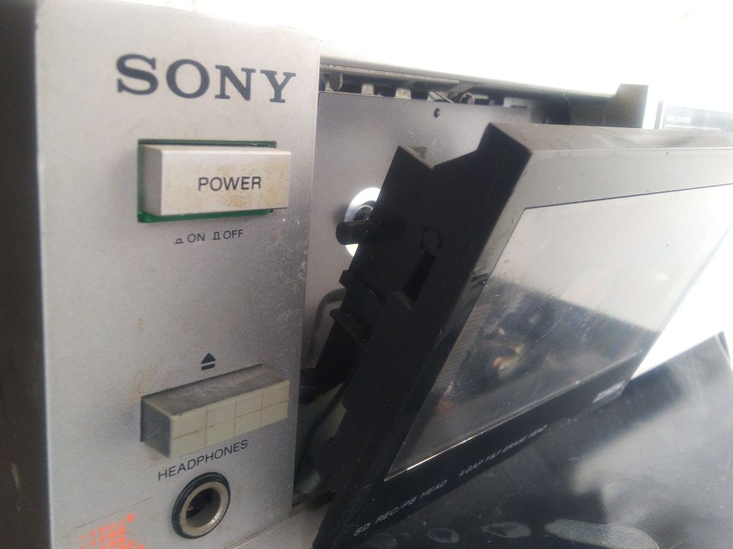 Дека - кассетный магнитофон SONY TC-F  X210