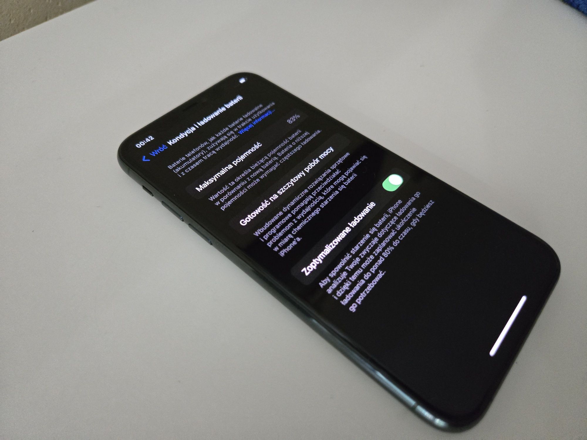iPhone 11 Pro 64 GB Midnight Green + 3 Etui + 3 Szkła hartowane