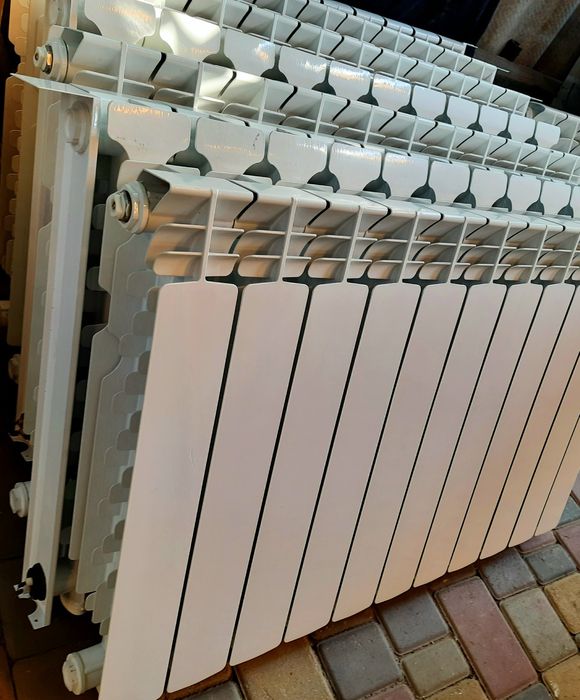 Продам батареи, радиаторы алюминиевые, биметалл, отопление.