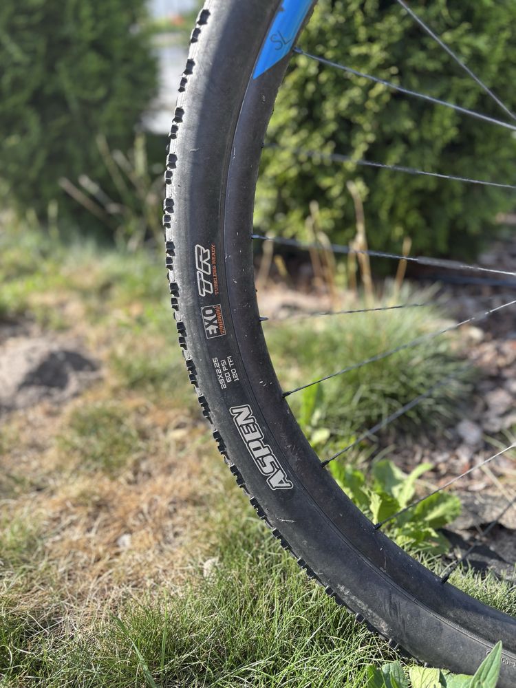 Rower Cube AMS 100 C:68 – karbonowy full XC – topowy osprzęt!
