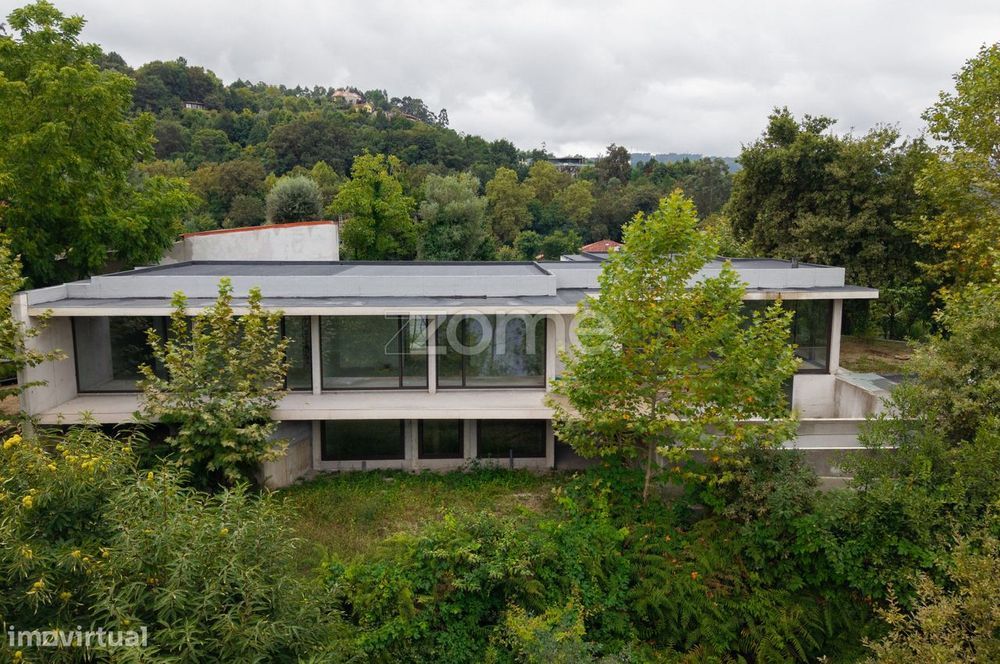 Moradia T4 em Construção na Ventosa - Gerês