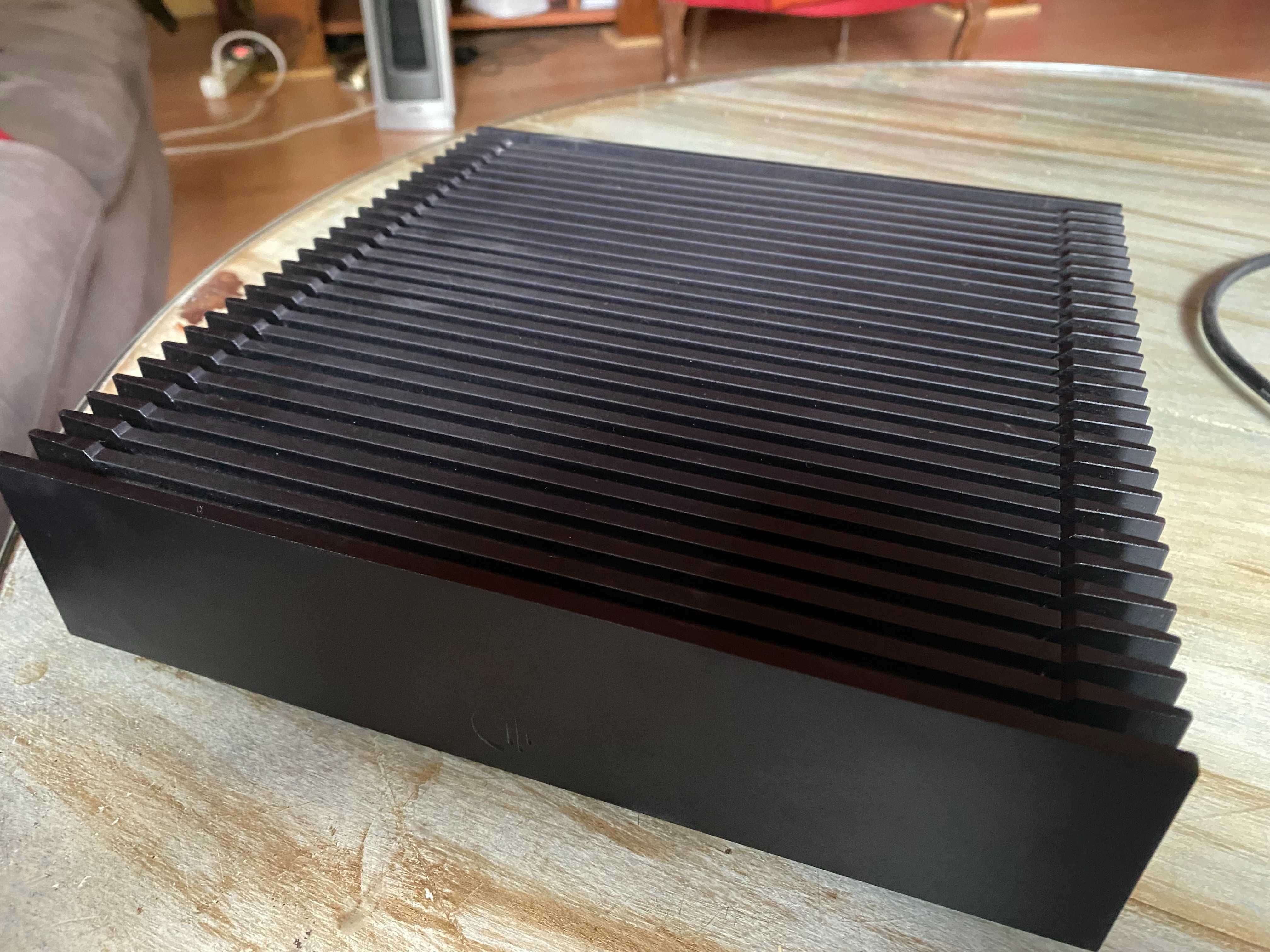 ROON NUCLEUS + Fer-Hypsos-DC-55x2.5mm Fonte Aliment.  = (800€+600€)