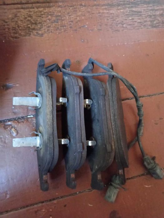 Колодки гальмівні Ауді D4 передні