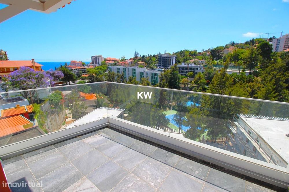 Venda Moradia T3 + 1 renovada, 3 suites, 3 wc, 3 varandas, 2 Box