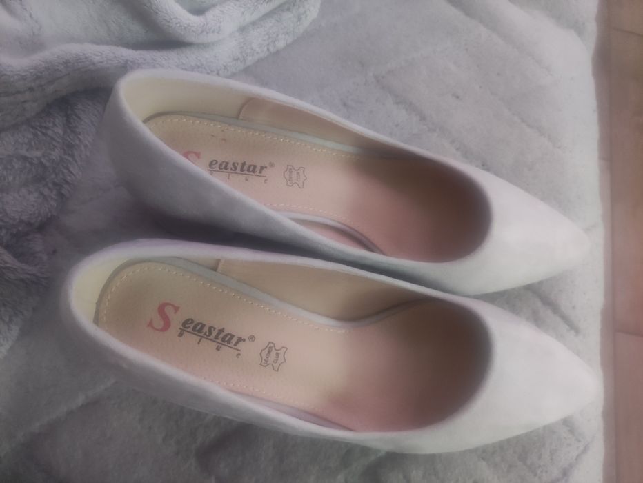 Buty damskie na obcasie