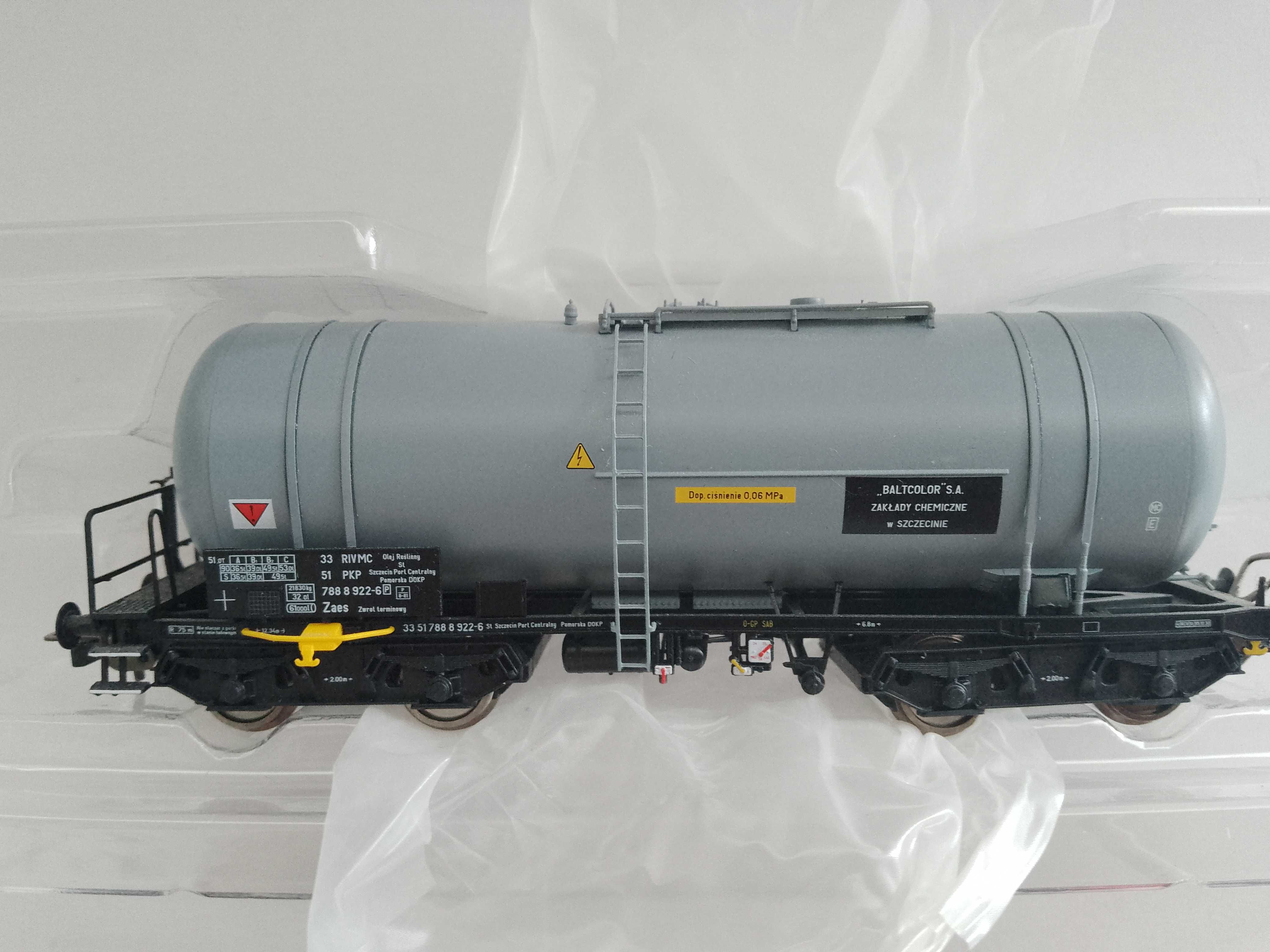 wagon cysterna piko