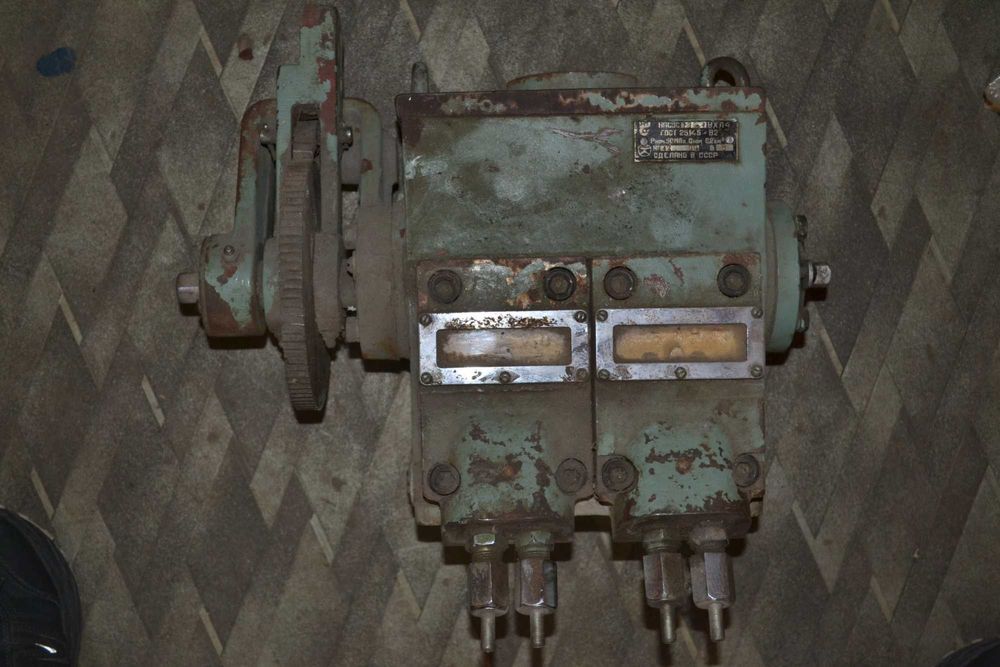 Насос многоотводный 12-4