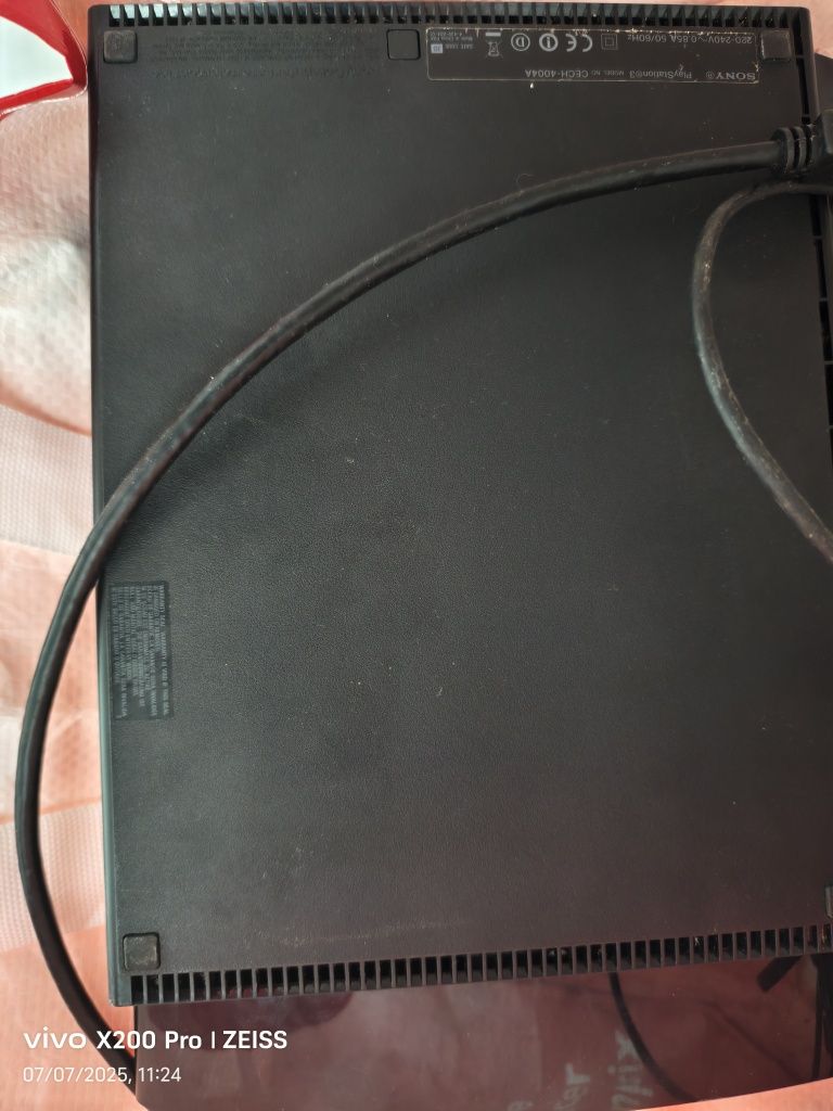 PS3 Slim com jogo GTA IV