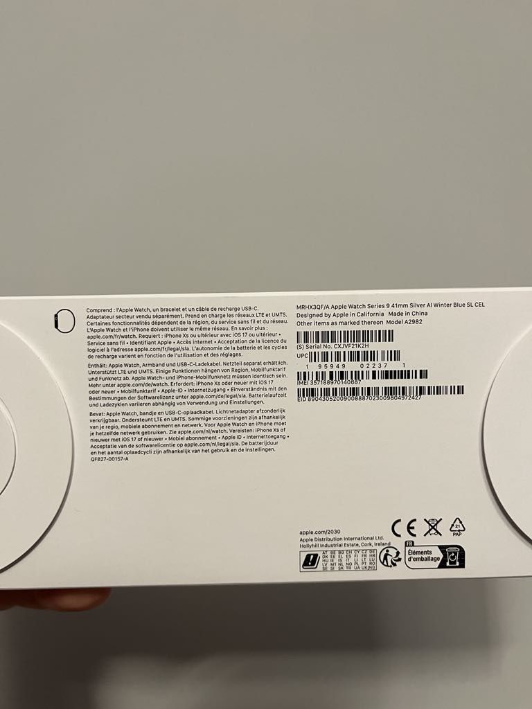 Apple Watch Series 9 GPS + Cellular 41 mm Silver Aluminium Case