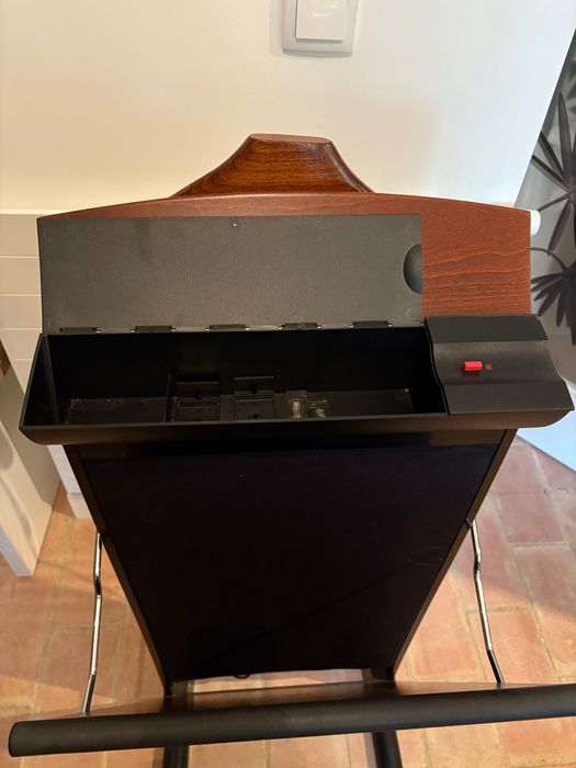 Valet Bentley 737 – prensa para calças elétrica com cabide