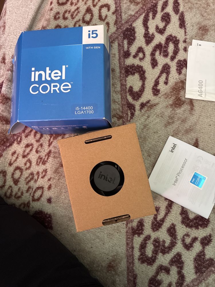 процессор intel i3 12100f + охлад від і5 14400 (підходить на цей проц)