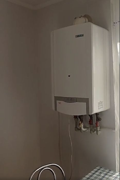 Здається двох кімнатна Ілони Зріні.Центр.