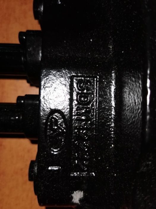 Rozdzielacz do ładowacza Walvoil SDM 122/2 zamiennik Nimco