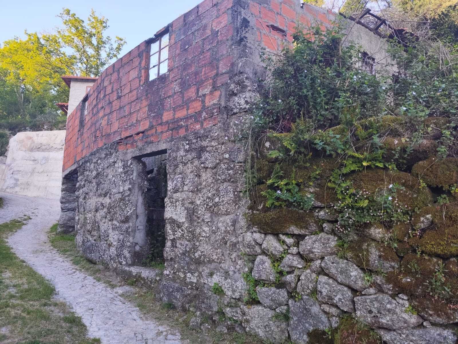 Casa em pedra para restauro