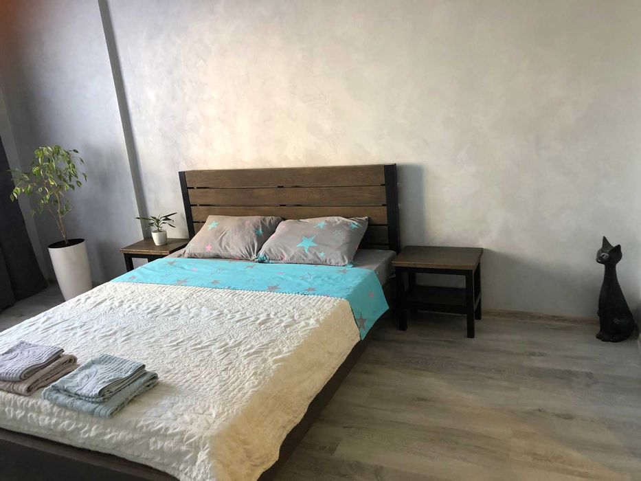 Подобово 1,5 кімнатна квартира на Озерній