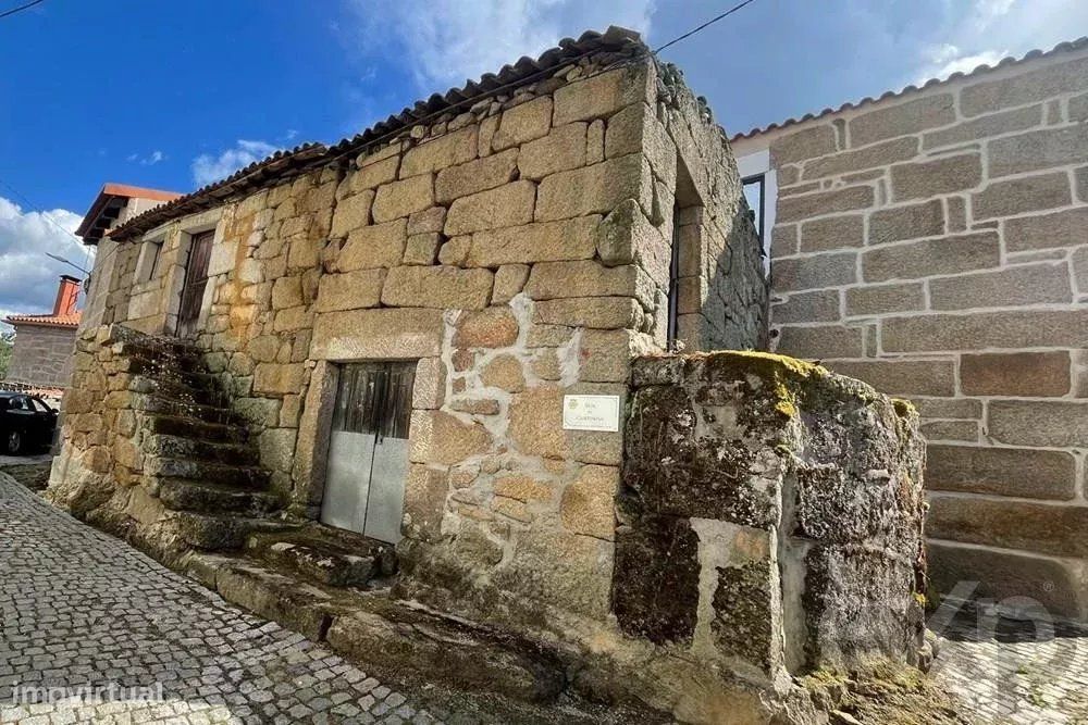 CASA EM RUINAS em Brunheda, Carrazeda de Ansiães