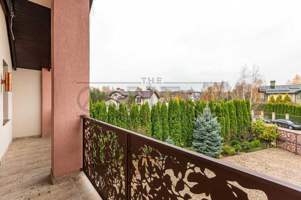 Оренда будинку з виходом до річки в КМ Світанок 2 село Плюти 380 м2