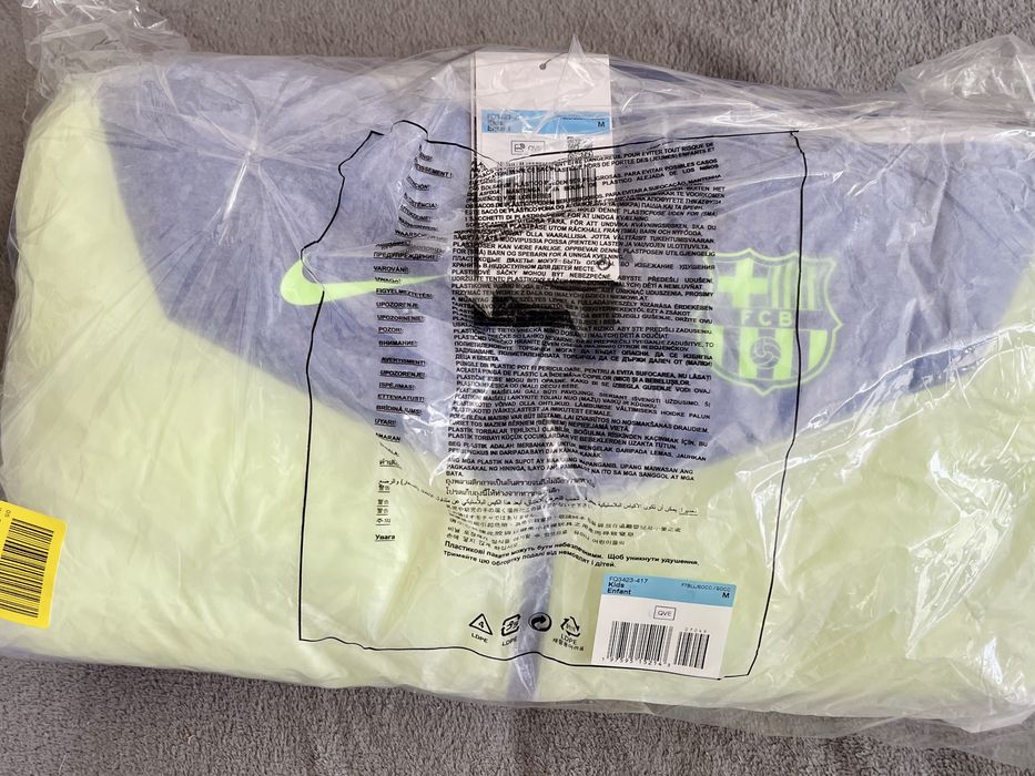 Kurtka zimowa Nike FC Barcelona 137-148 oryginał