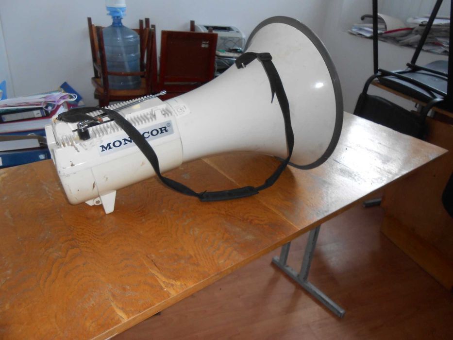Мегафон портативний, гучномовець, переносний Monacor TXM-45. 45 W.