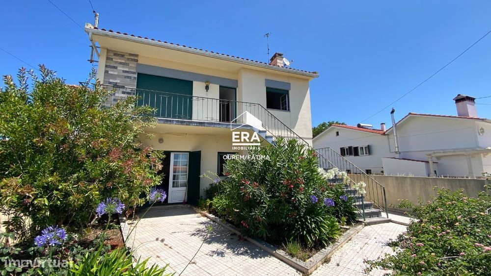 Moradia T4 localizada em Alqueidão da Serra!