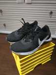Ténis NIKE Legend Essential 2 40.5