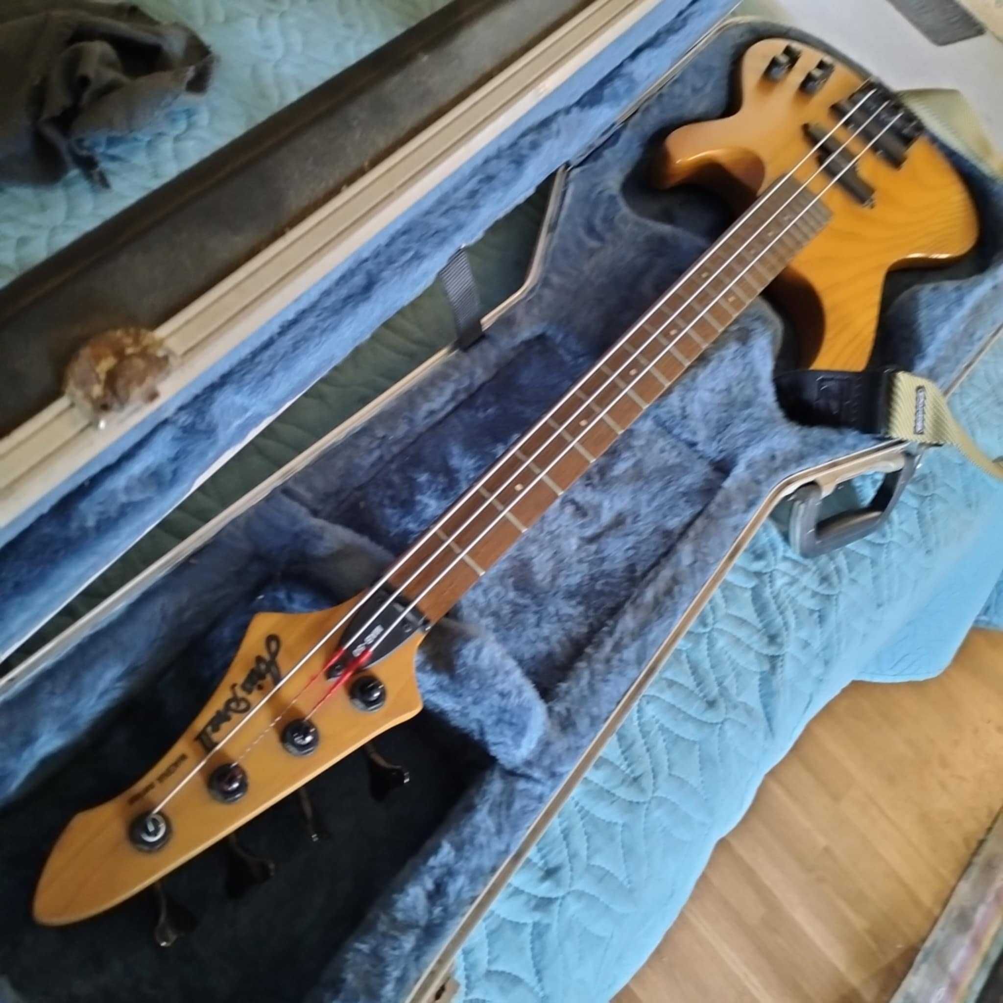 Baixo Aria Pro II MAB-50 (vintage)