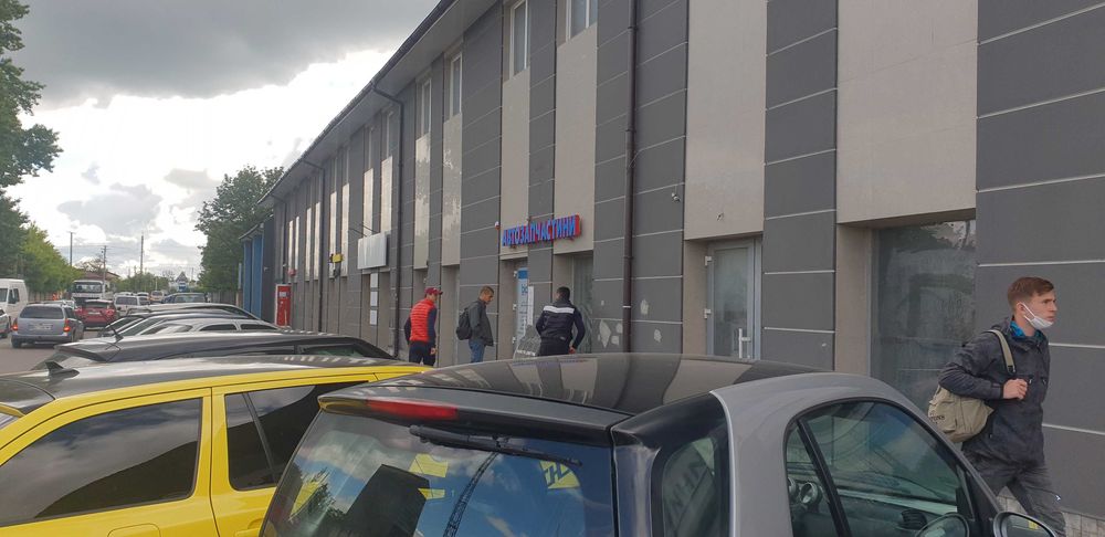 Приміщення 375м з орендарями і РЕМОНТОМ .Кукурудзяна 4