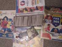 Albumy z kartami  FIFA  EURO plus ok 200 -300 kart