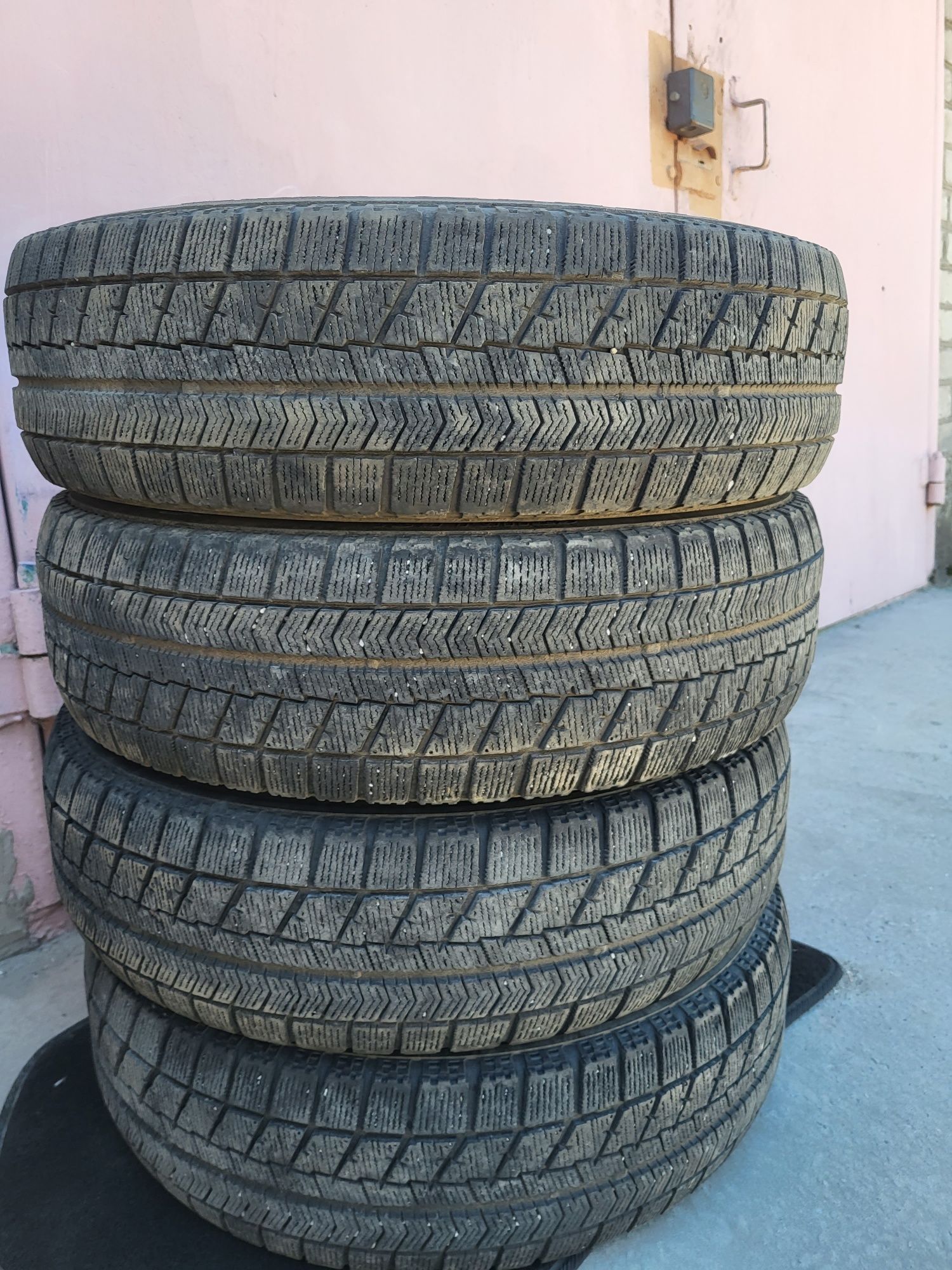 Зимова шина bridgestone blizzak 175 70 14