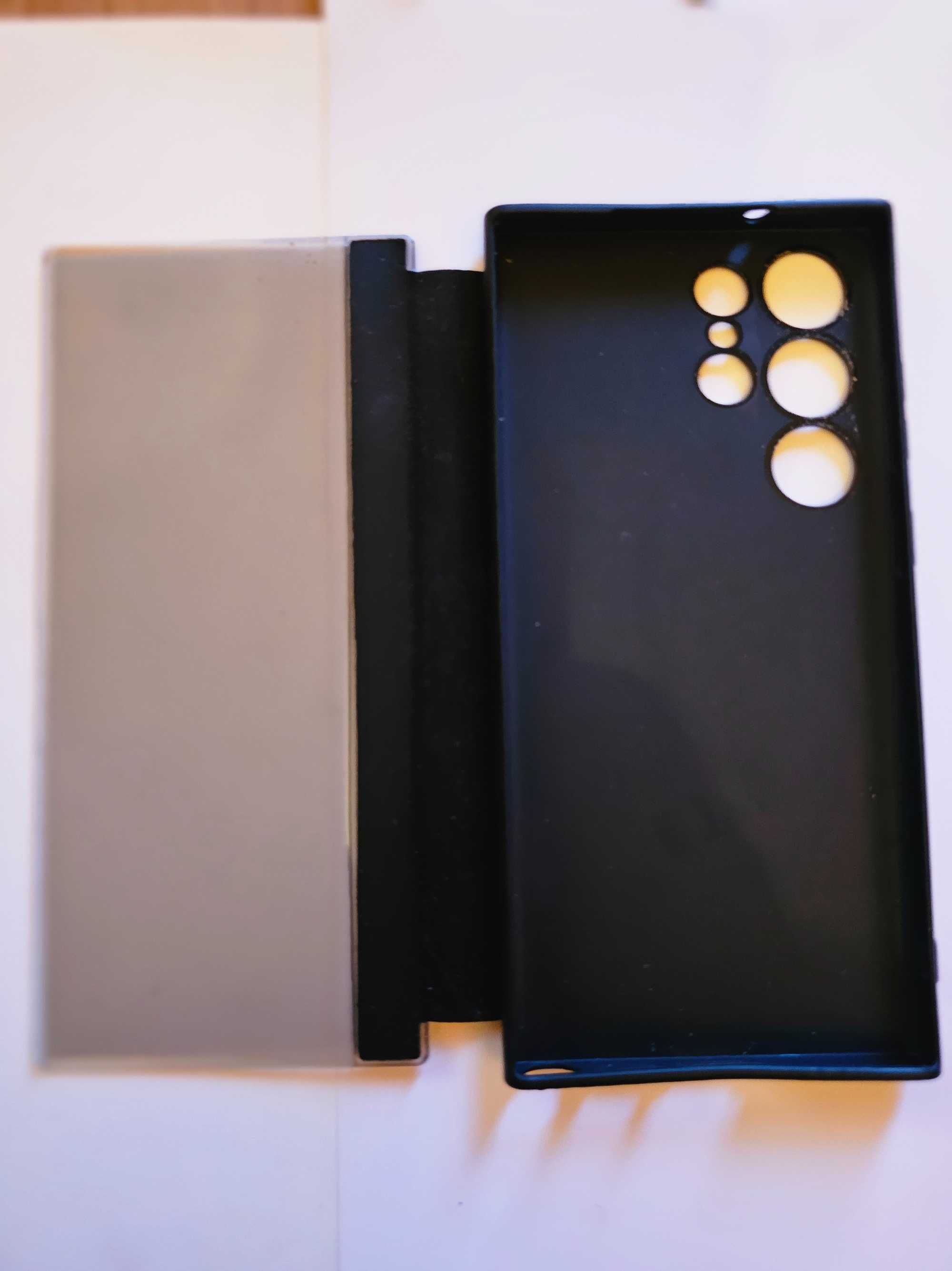 Sprzdeam trzy etui do Samsunga S 23 ultra