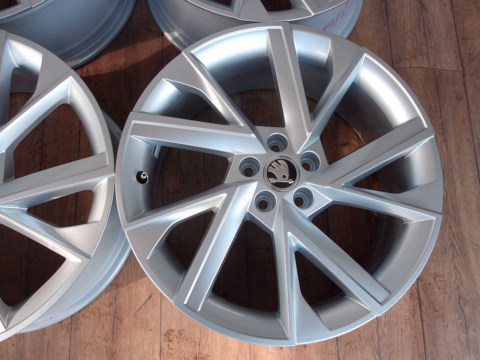 Felgi Skoda Scala Kamic Fabia VW Seat 18x7 5x100 ET39 nowe